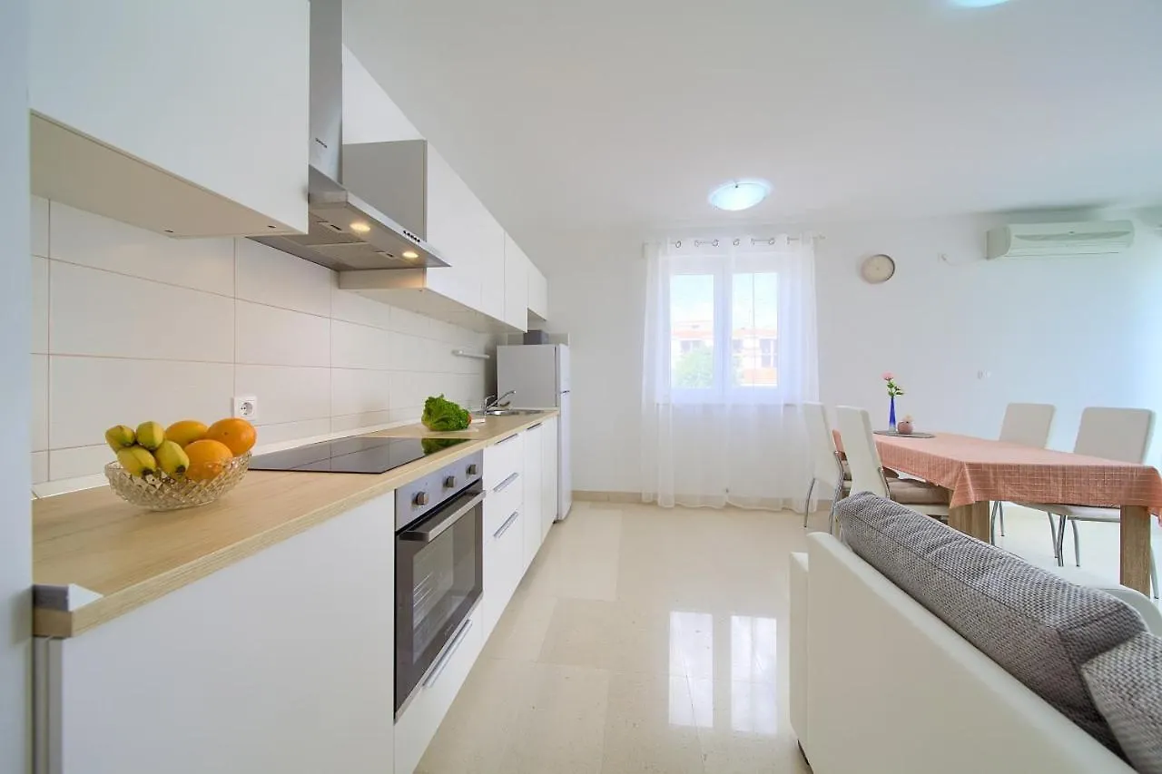 Apartment Anja Krk Town 0*,